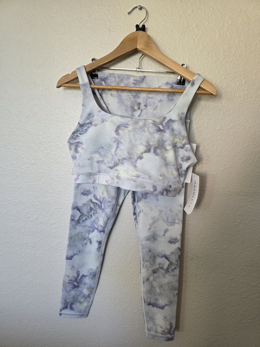 *NWT* Athleta Exhale Bra and Elation 7/8 tight, snow dye